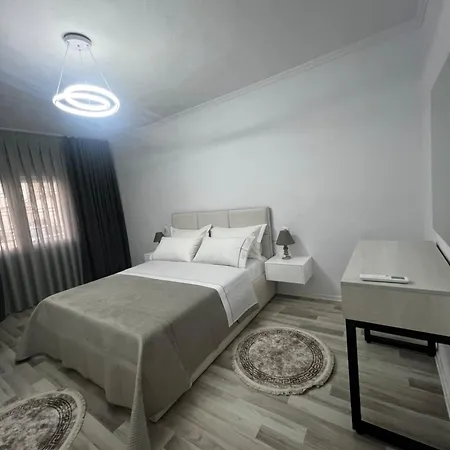 Piazza Luxury * Tirana