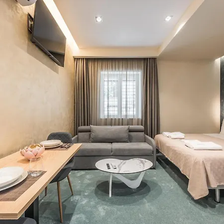Piazza Luxury * 地拉那