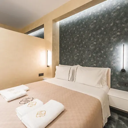 Piazza Luxury * Tirana