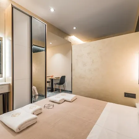Piazza Luxury Apartment *