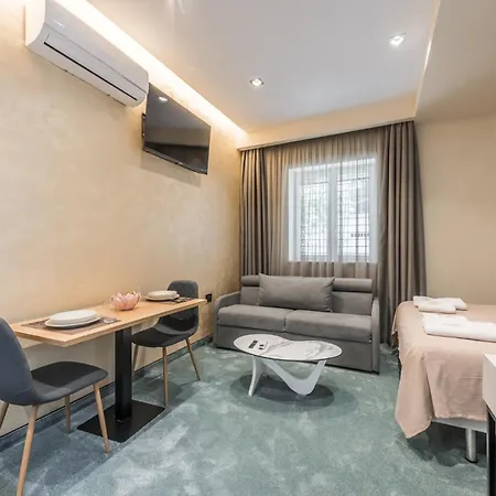 Piazza Luxury * Tirana