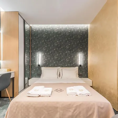 Piazza Luxury Apartment *