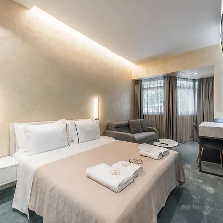 Piazza Luxury * Tirana