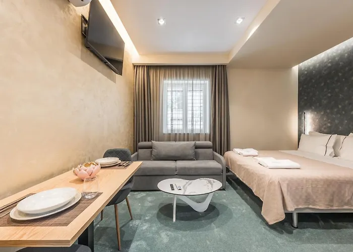 Piazza Luxury * טיראנה