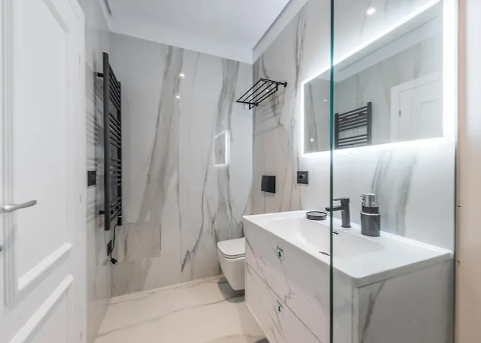 Piazza Luxury טיראנה