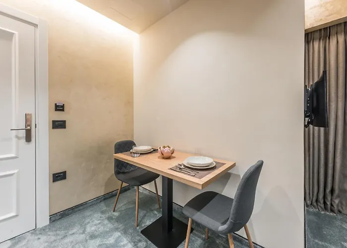 Piazza Luxury * Tiran