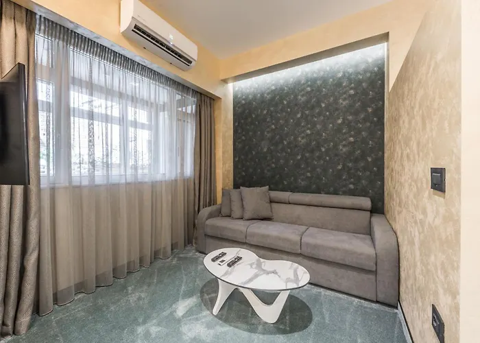 Piazza Luxury * טיראנה