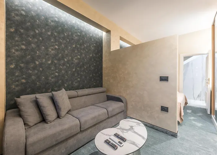 Piazza Luxury טיראנה