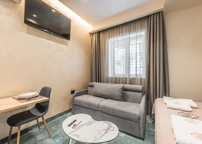 Piazza Luxury