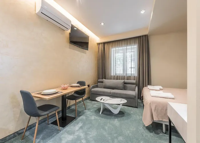 Piazza Luxury * טיראנה