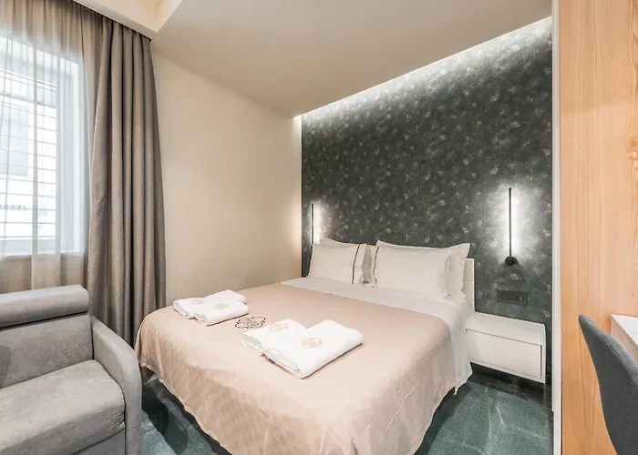 Piazza Luxury טיראנה