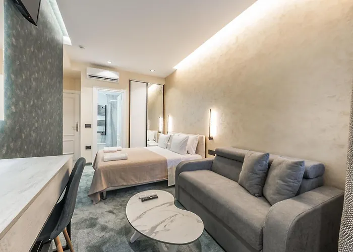 Piazza Luxury *