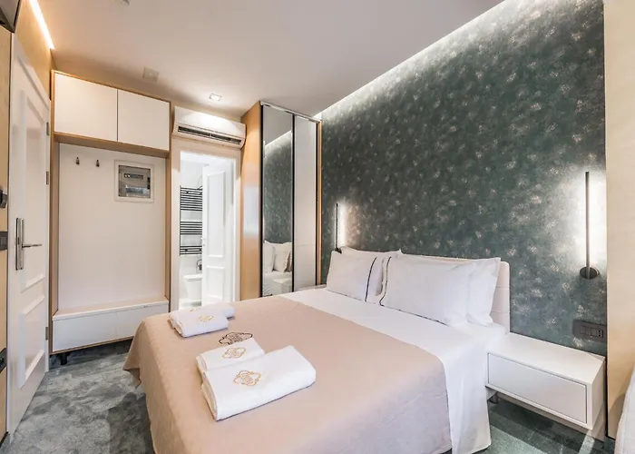 Piazza Luxury *